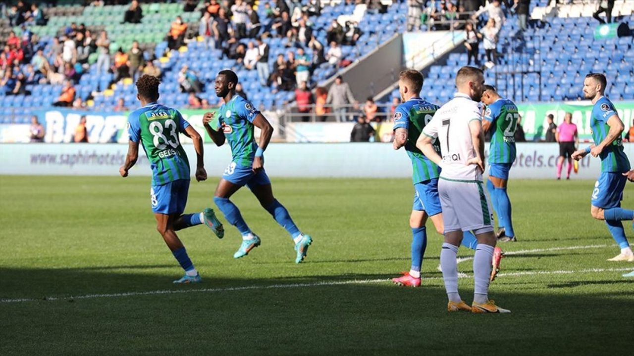 Çaykur Rizespor sahasında Konyaspor'u 2-1 yendi