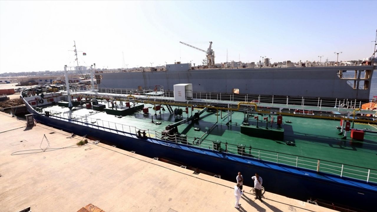 Libya Ulusal Petrol Kurumundan Zeytuna Limanı'nda çevre felaketi uyarısı