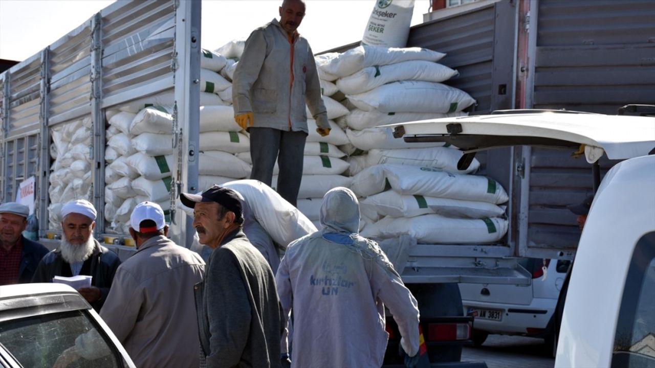 TÜRKŞEKER'den Kırıkkale'deki arıcılara indirimli 54 ton şeker desteği