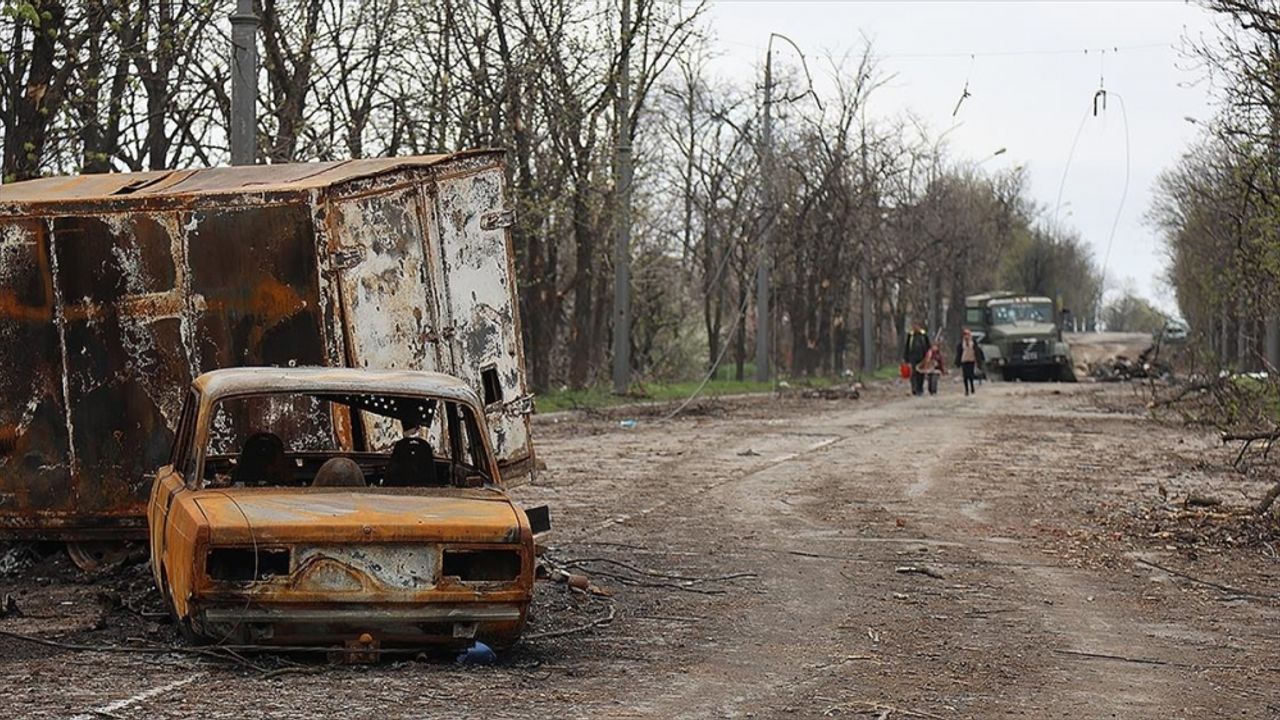 Ukrayna, Mariupol'deki asker ve sivillerin tahliye girişimlerini sürdürüyor