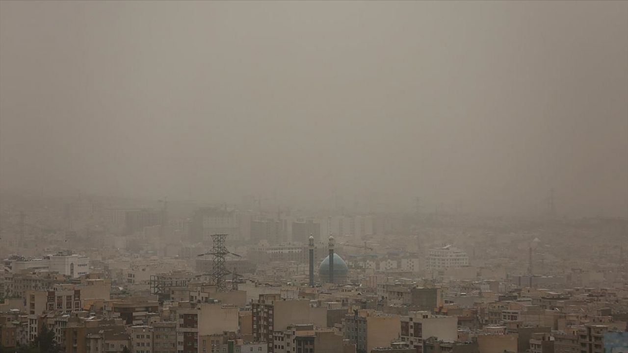 Hava kirliliği nedeniyle tüm okullar ve kurumlar tatil edildi