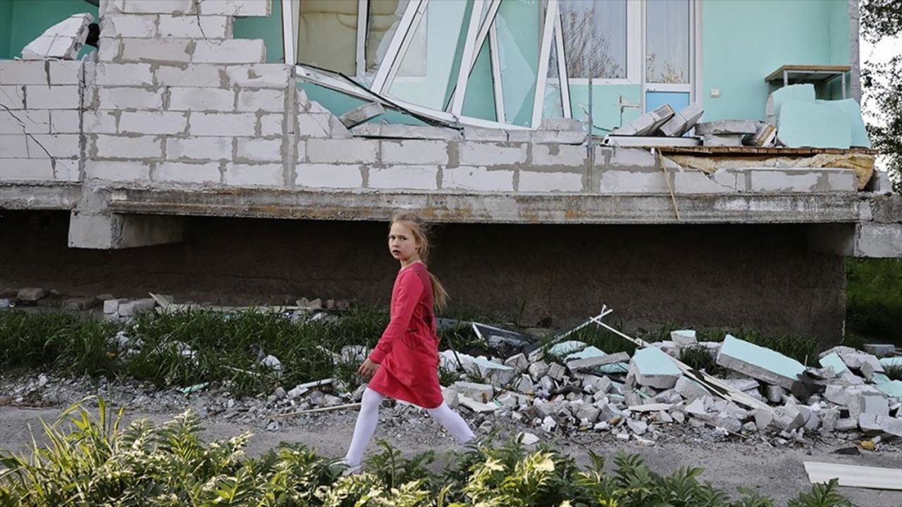 Rus saldırıları karşısında köylüler, topraklarını terk etmiyor
