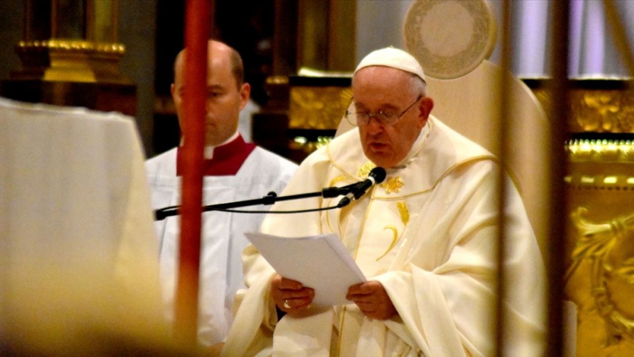 Papa, kilisede yerlilere soykırım yapıldığını itiraf etti