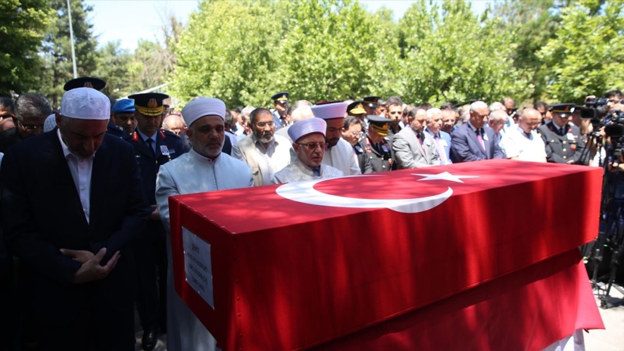 Şehit Uzman Çavuş Mustafa Bozkurt son yolculuğuna uğurlandı