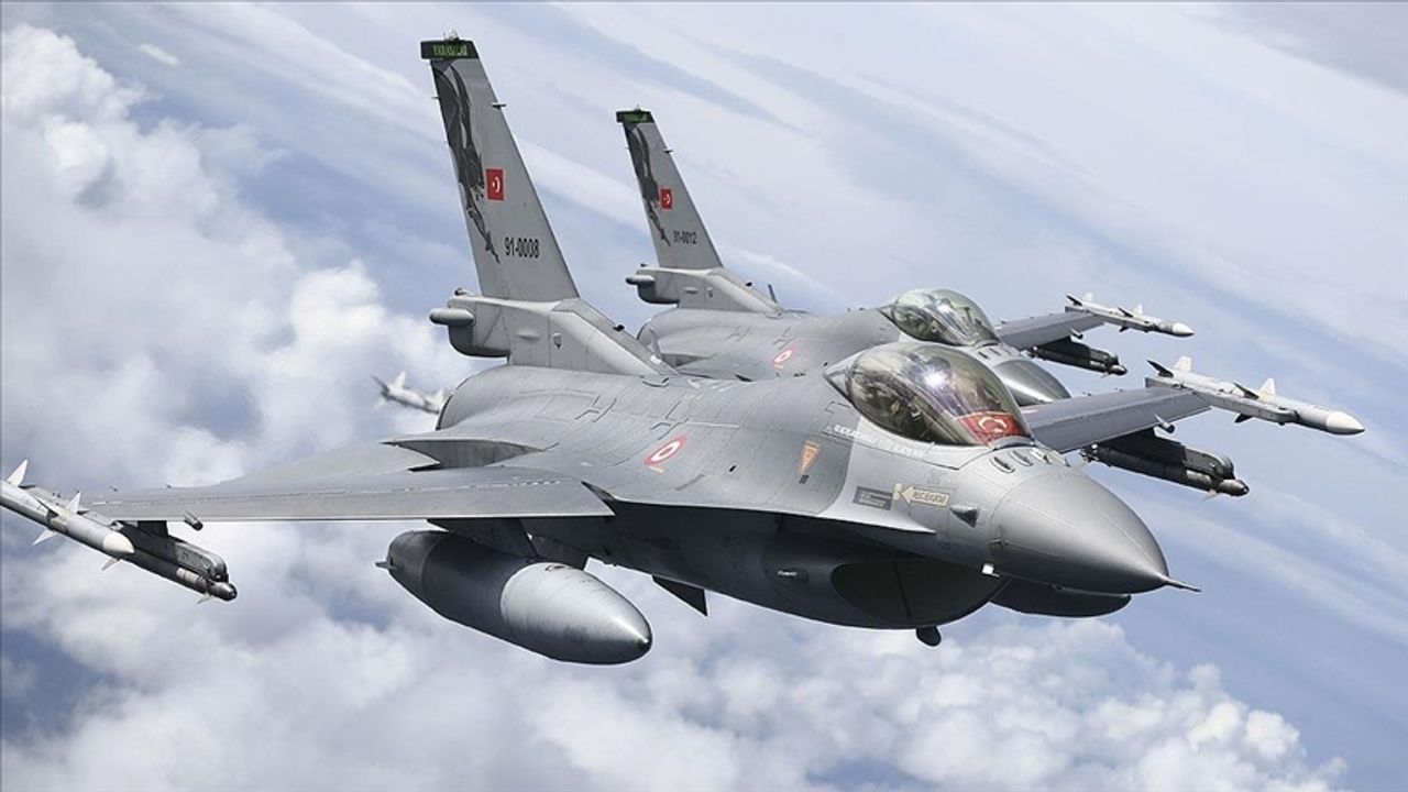 Türk F-16’lar yine taciz edildi