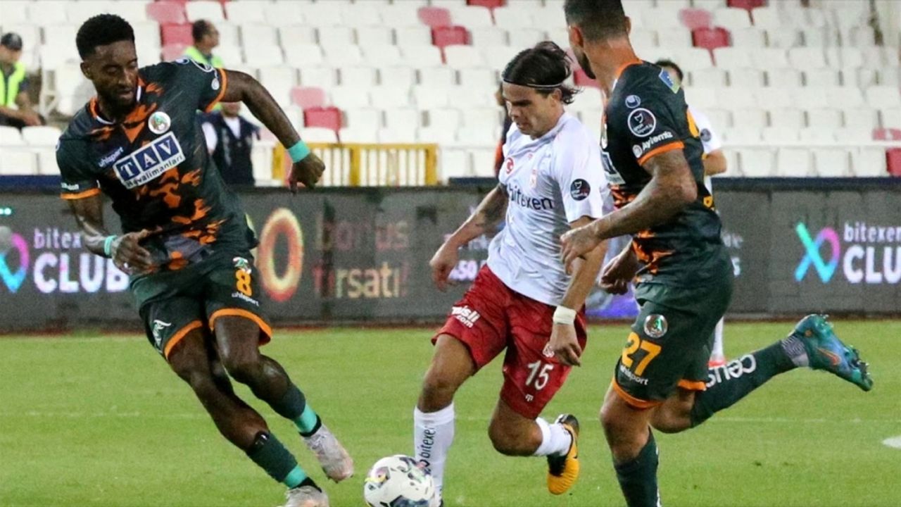 Demir Grup Sivasspor, Corendon Alanyaspor ile berabere kaldı