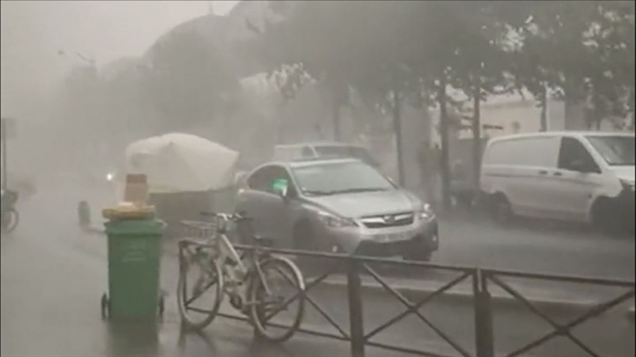 Fransa'da fırtına ve yoğun yağış için 'turuncu' alarmdaki vilayet sayısı 8'e çıktı