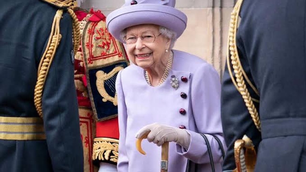 Kraliçe Elizabeth 96 yaşında yaşamını yitirdi