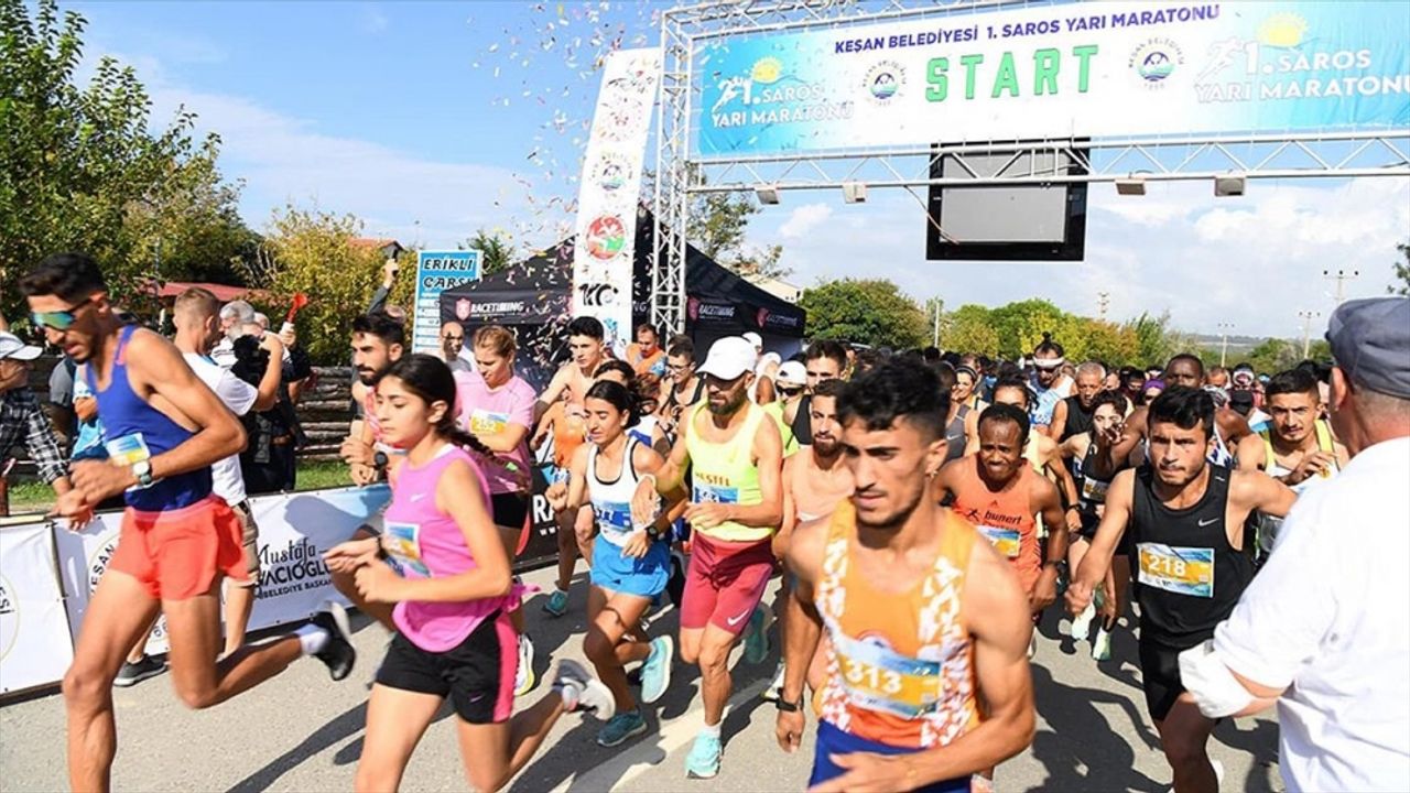1. Saros Yarı Maratonu, 338 sporcunun katılımıyla düzenlendi