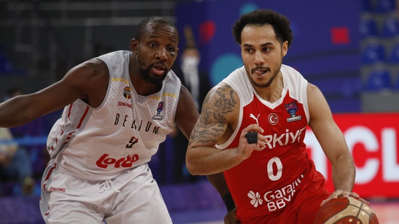 A Milli Basketbol Takımı, 2022 Avrupa Şampiyonası'nda son 16 turuna yükseldi