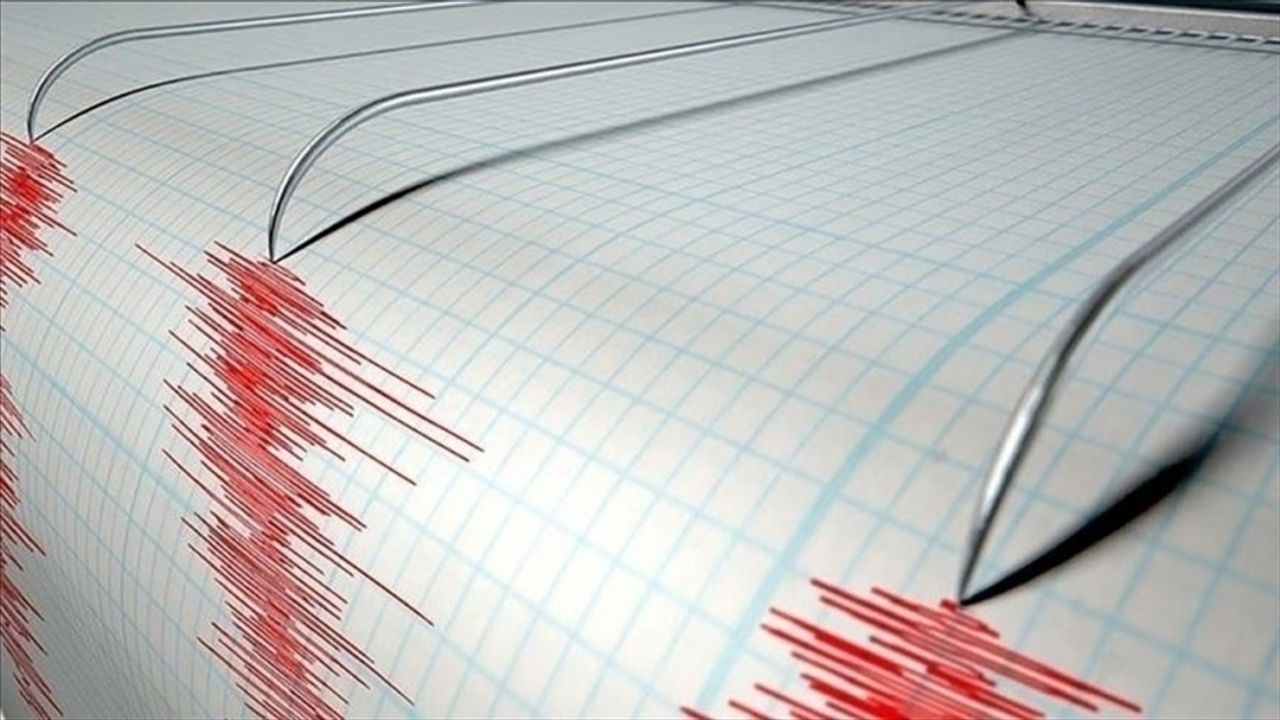 Afganistan'da 4,9 büyüklüğünde deprem