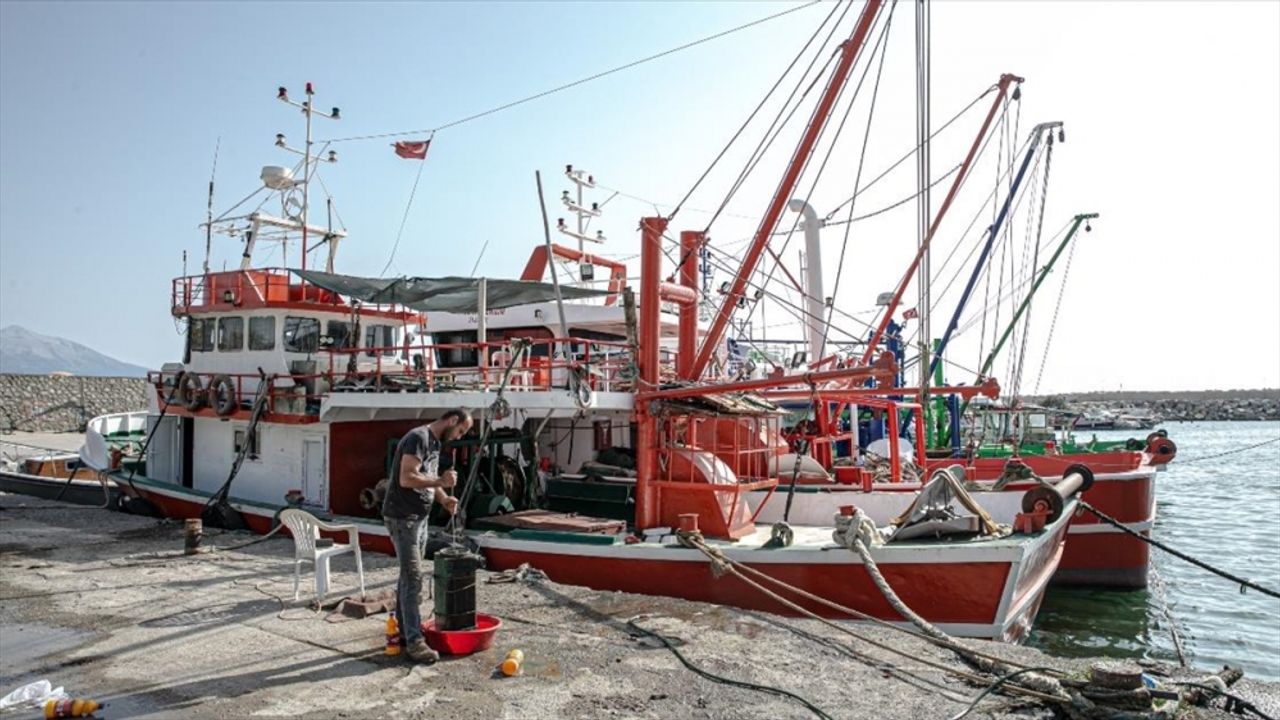 Doğu Akdeniz'de mavi sularla buluşacak balıkçılar gün sayıyor
