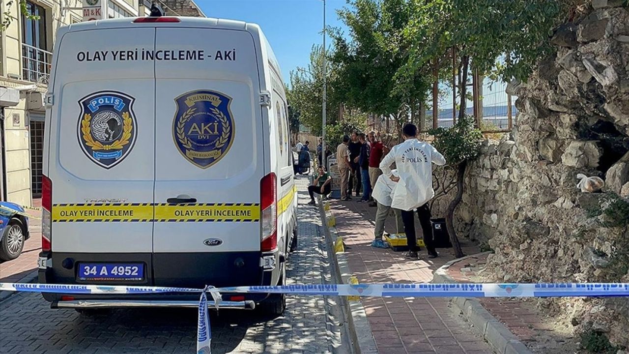 İstanbul’da 3 kişinin katili ve yanındaki 4 kişi tutuklandı