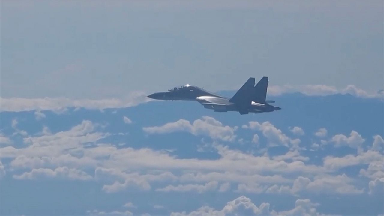 Tayvan: Çin'e ait 42 savaş uçağı ve 9 gemi görüldü