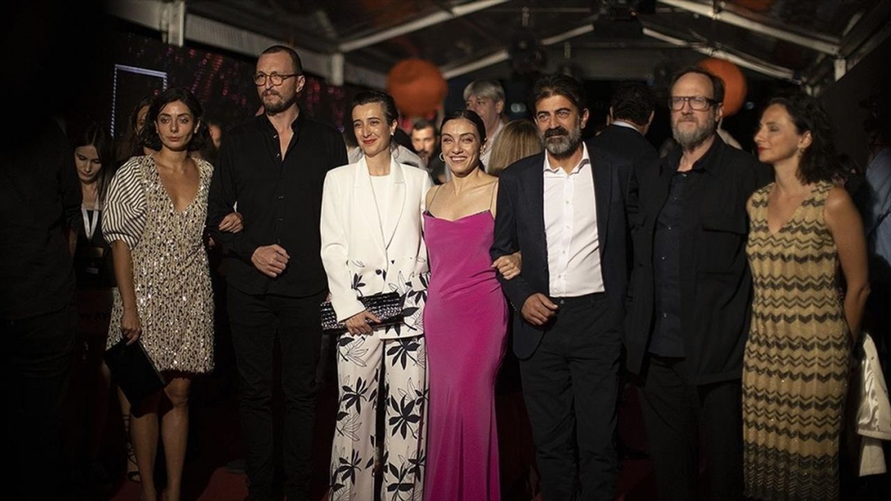 59. Antalya Altın Portakal Film Festivali ödül töreni, kırmızı halı geçişiyle başladı