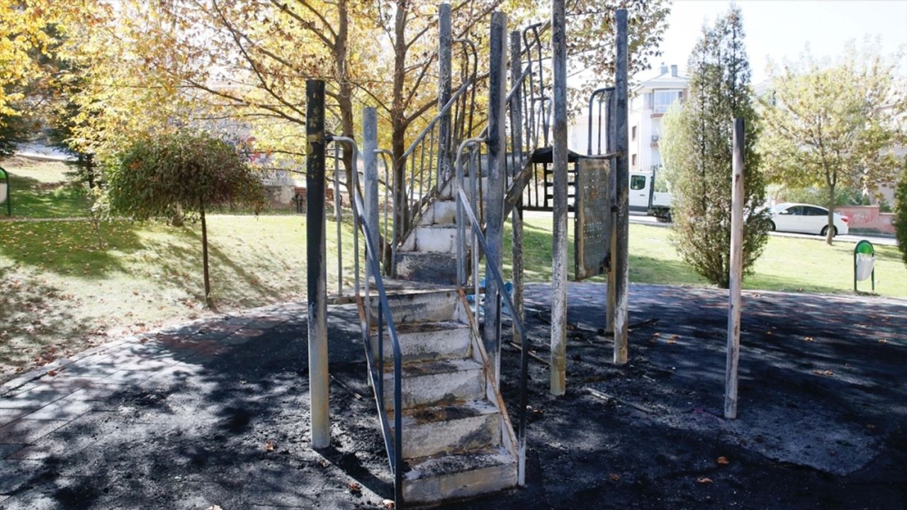 Eskişehir'de çocuk oyun parkı yakıldı