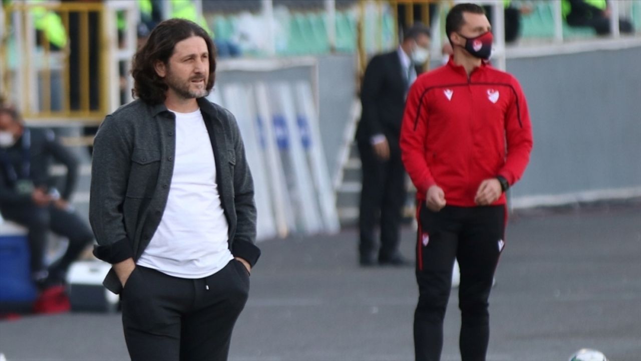 İstanbulspor, teknik direktör Fatih Tekke ile 5 yıllık sözleşme imzaladı