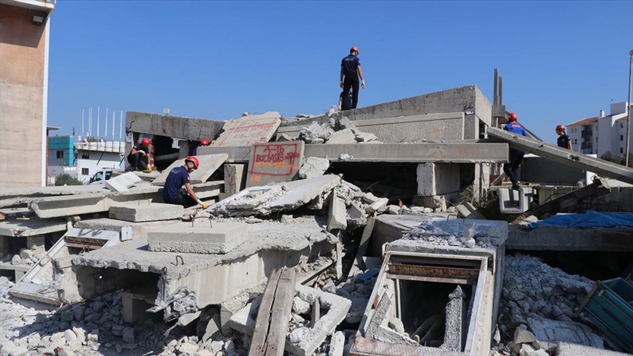 İzmir'de deprem sonrası