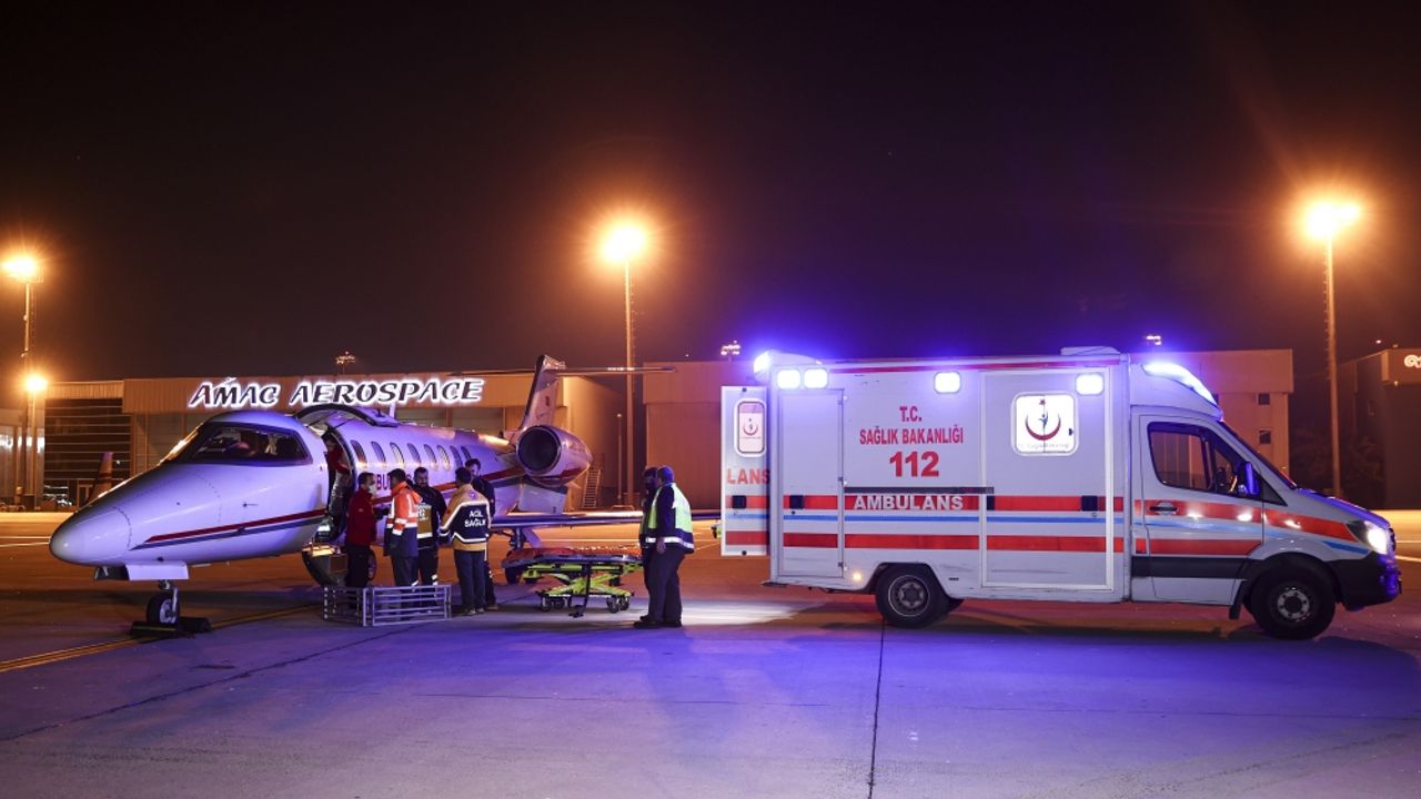 2 Türk vatandaşı ambulans uçakla İstanbul'a getirildi