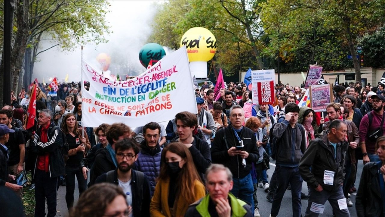 Avrupa ülkeleri protesto ve grevlerin kıskacında