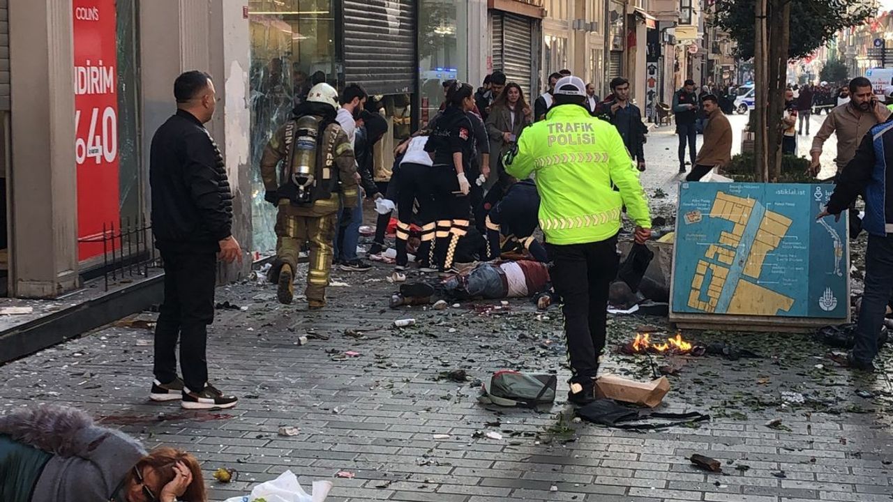 İstanbul'daki patlamada 6 kişi öldü 53 kişi yaralandı