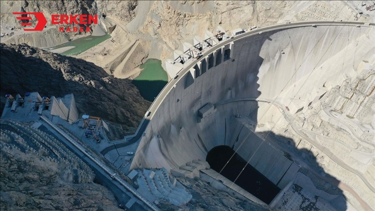 Türkiye'nin en yüksek barajı olan Yusufeli, su tutmaya başladı
