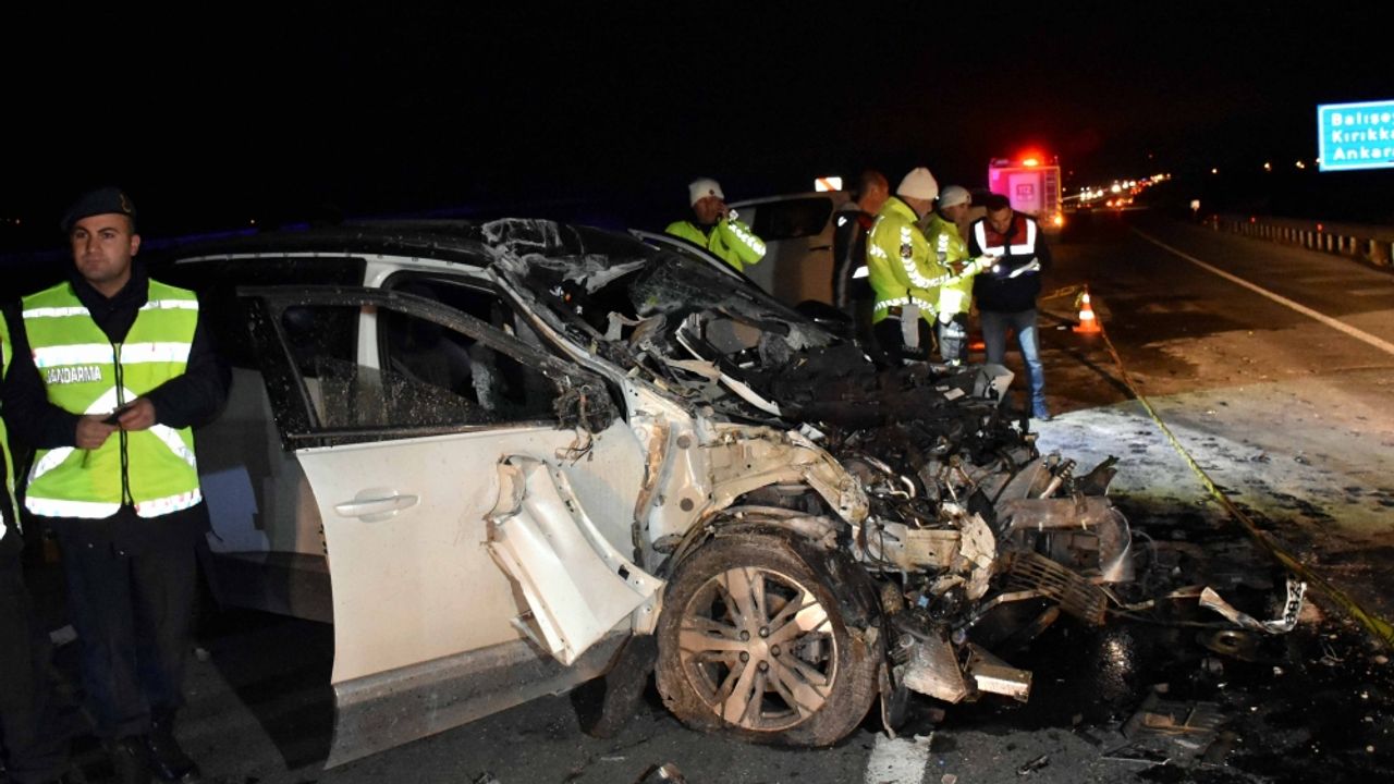 Kırıkkale'de zincirleme kaza: 1 ölü 4 yaralı