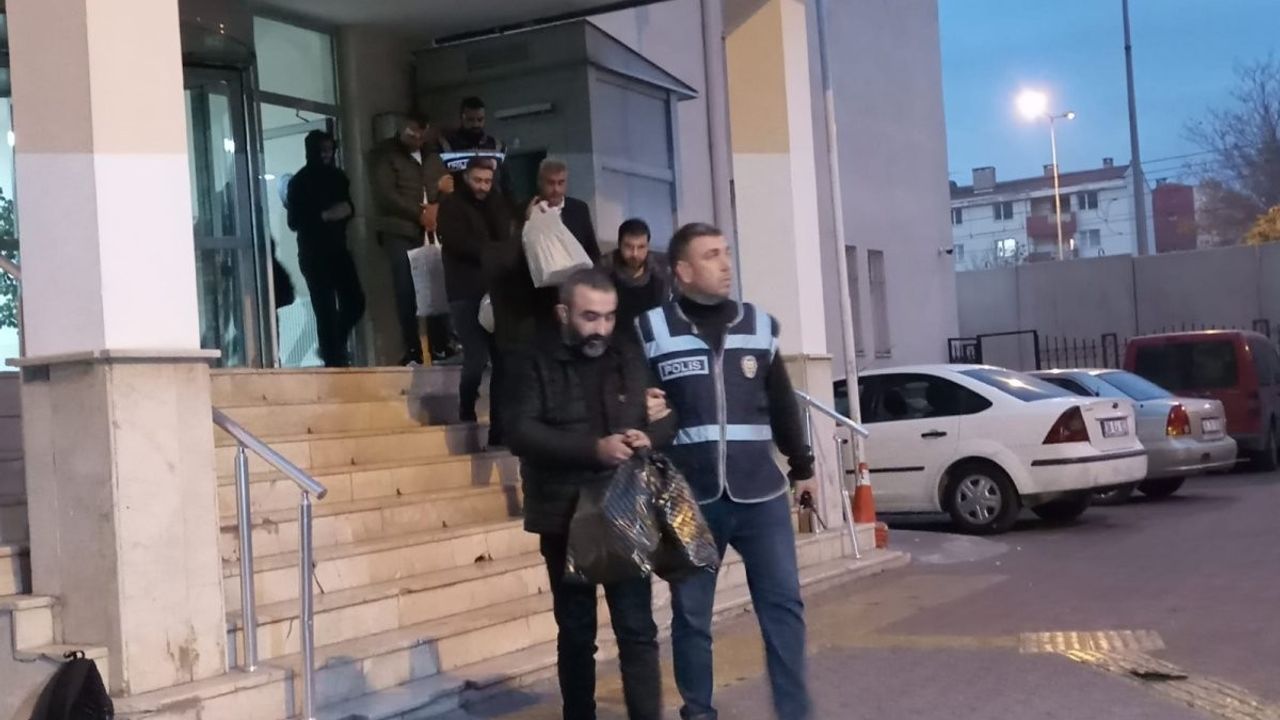 Kayseri'de aranan 11'i firari hükümlü 22 kişi yakalandı