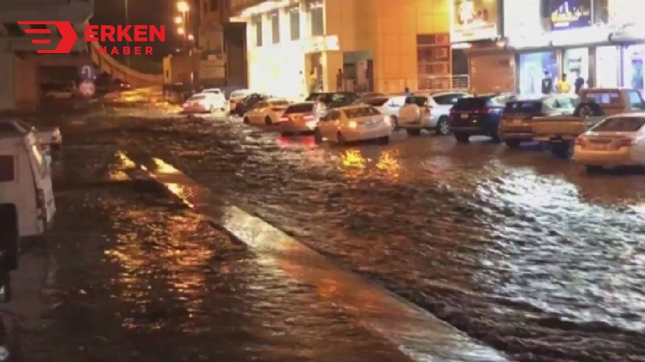 Mekke'de yağış sonrası "dışarı çıkmayın" uyarısı yapıldı