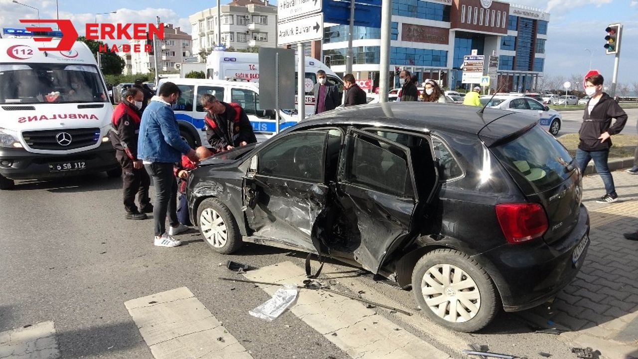 Samsun’da iki otomobilin çarpışması sonucu 5 yaralı
