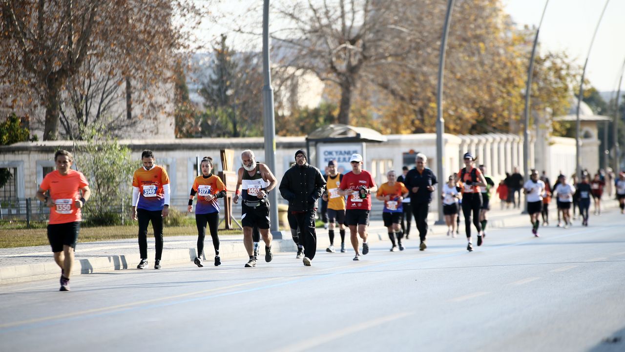 5 Ocak Adana Kurtuluş Yarı Maratonu koşuldu