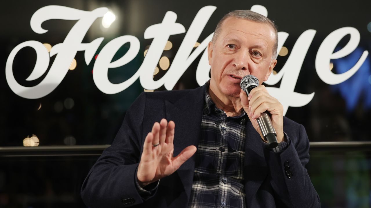 Erdoğan: "Seçime gitmenin de şartları var"