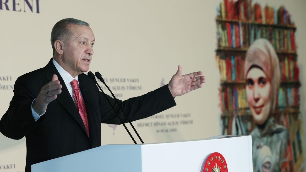 Erdoğan, Şule Yüksel Şenler Vakfı binasını açtı