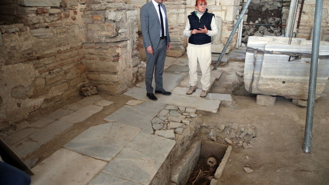 Kadıkalesi Antik Kenti'ndeki kadın mezarı