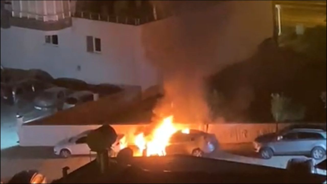 Mersin'de Ülkü Ocakları Başkanının arabası kundaklandı