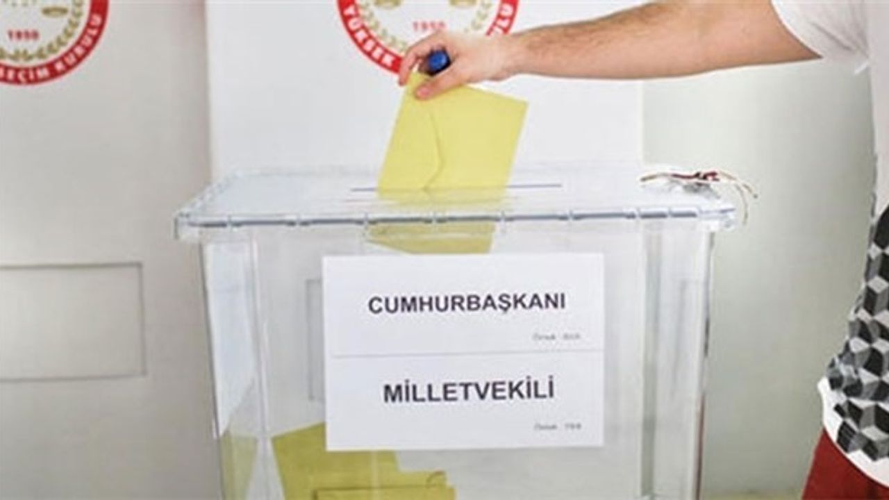 AK Parti, 'erken seçim' değil 'seçimin güncellenmesi'nde kararlı