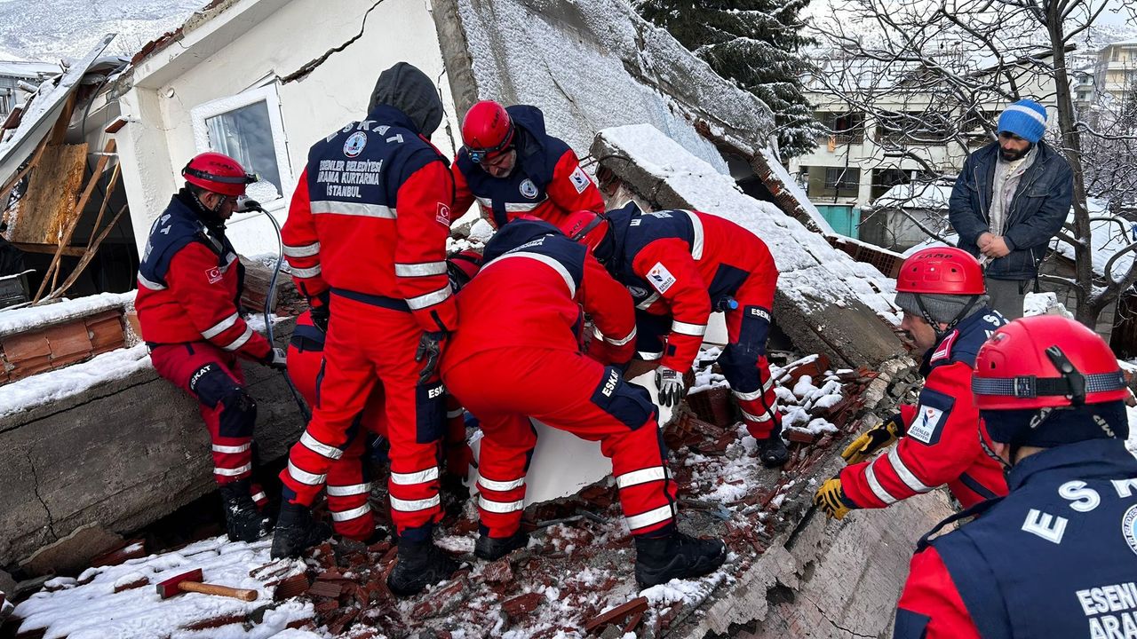 e-Nabız’dan deprem adımı: Yakınlara dair bilgi alınabilecek