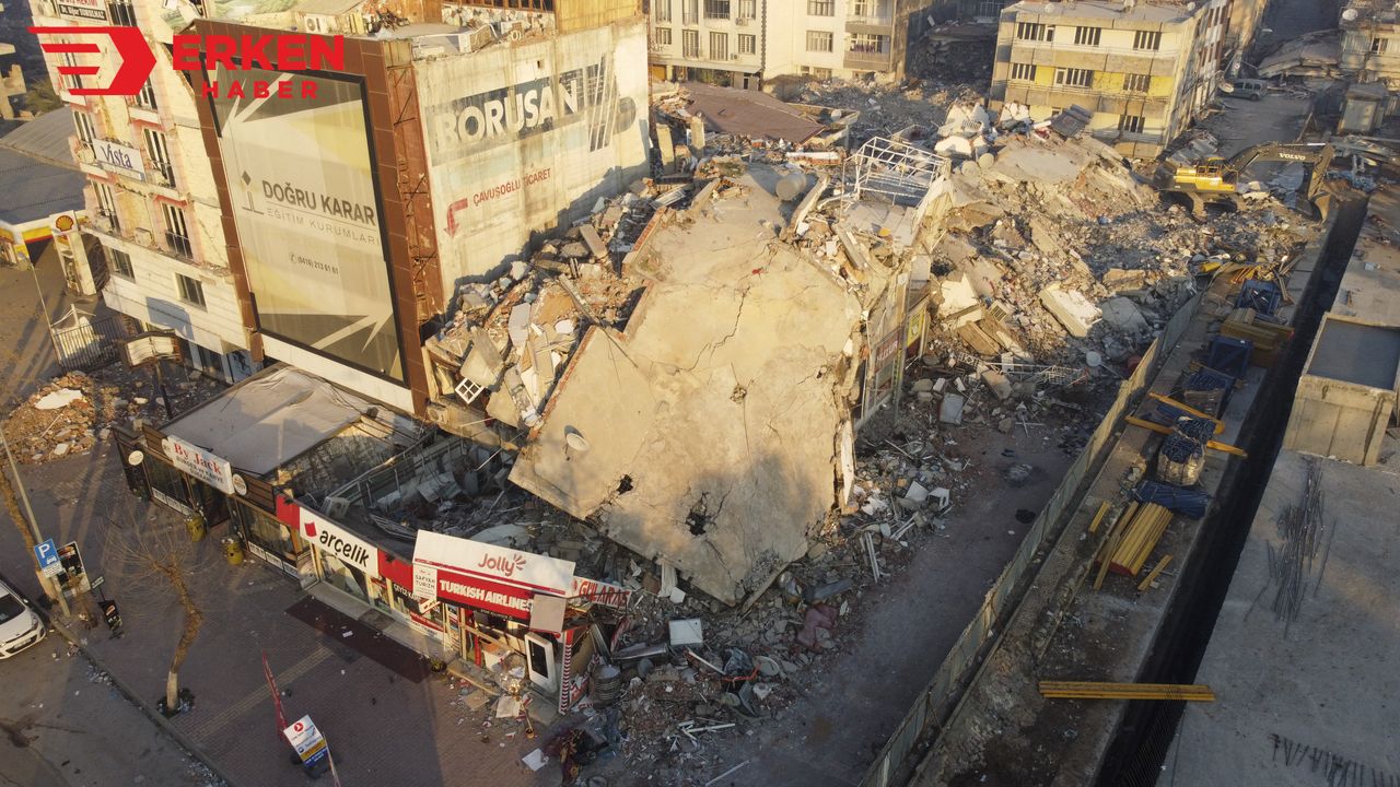 Depremde 385 bin daire yıkıldı veya ağır hasarlı