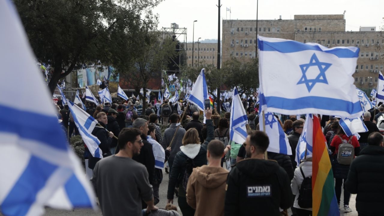 İsrail'de yargı düzenlemesi protesto edildi