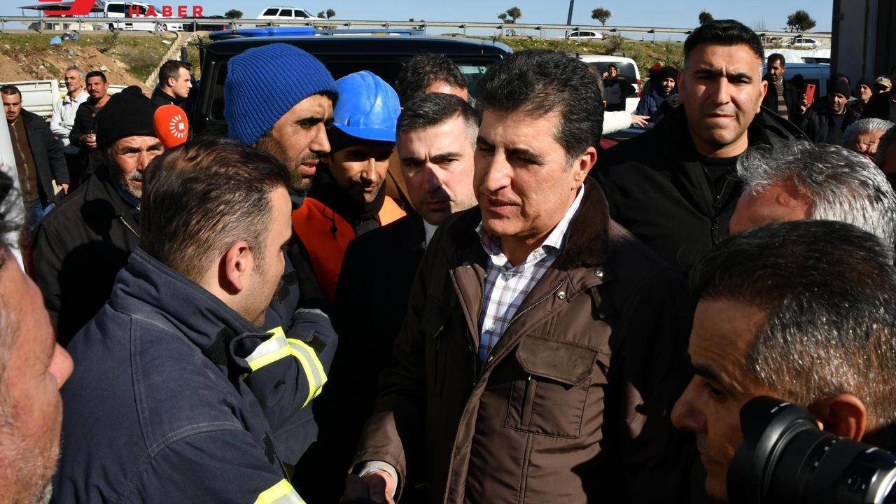 IKBY Başkanı Barzani, depremzedeleri ziyaret etti