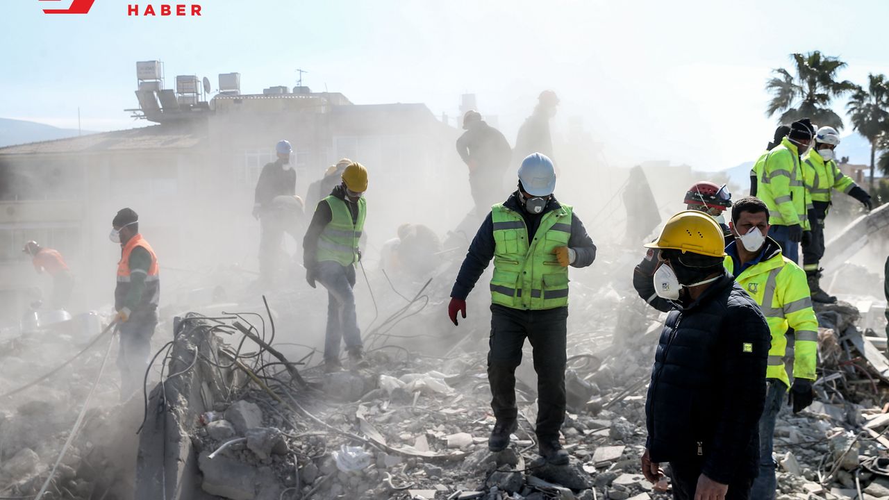 İran'dan depremzedeler için tıbbi yardım