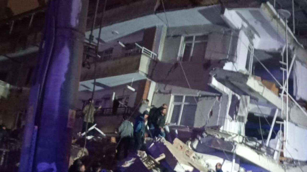 Diyarbakır'da yıkılan binalardan sorumlu 29 kişi aranıyor