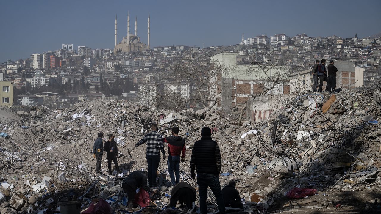 Depremde can kaybı 48 bin 448'e yükseldi