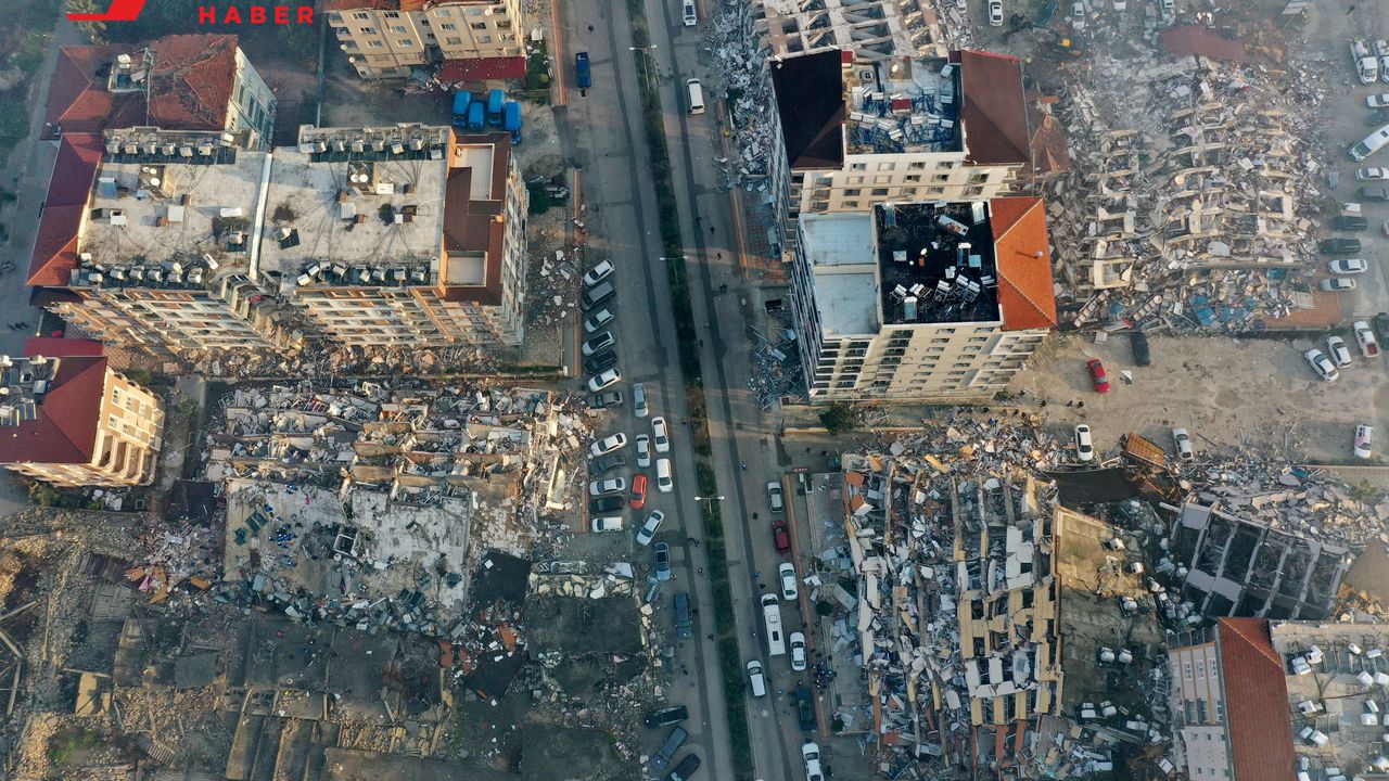 İncelenen 132 bin binadan 7 bini yıkıldı, 12 bini ağır hasarlı
