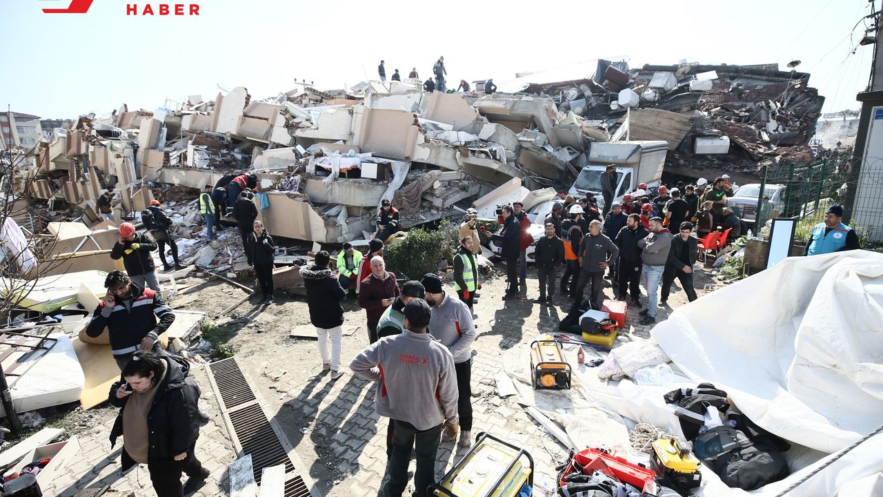 Depremde can kaybı 40 bin 689'a yükseldi