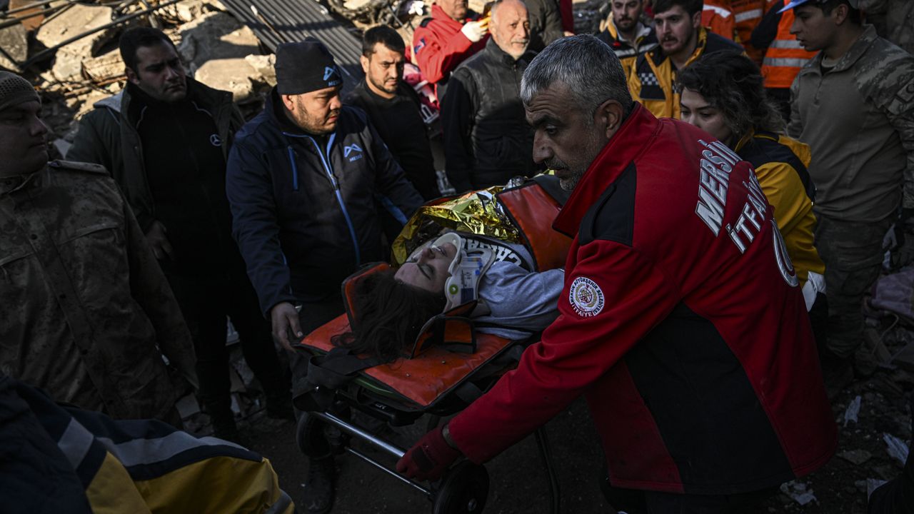 Gaziantep'te hamile kadın 115 saat sonra enkazdan kurtarıldı