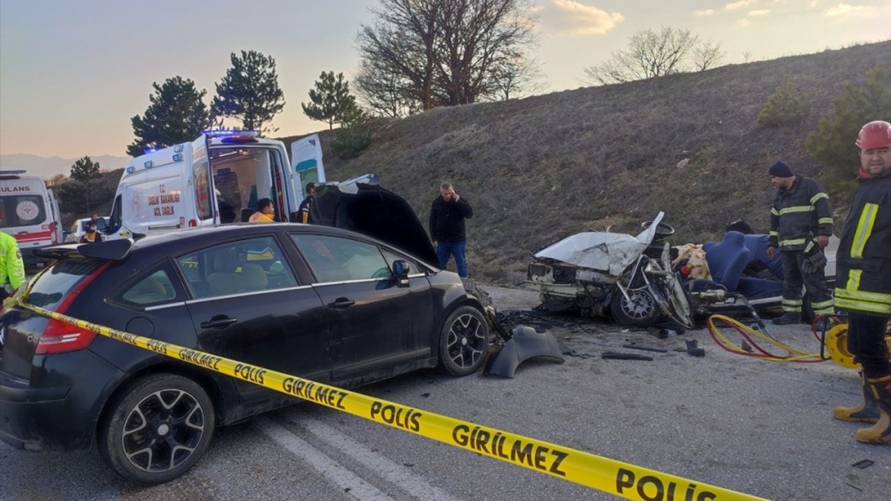 Kütahya'da trafik kazası: 1 ölü, 3 yaralı