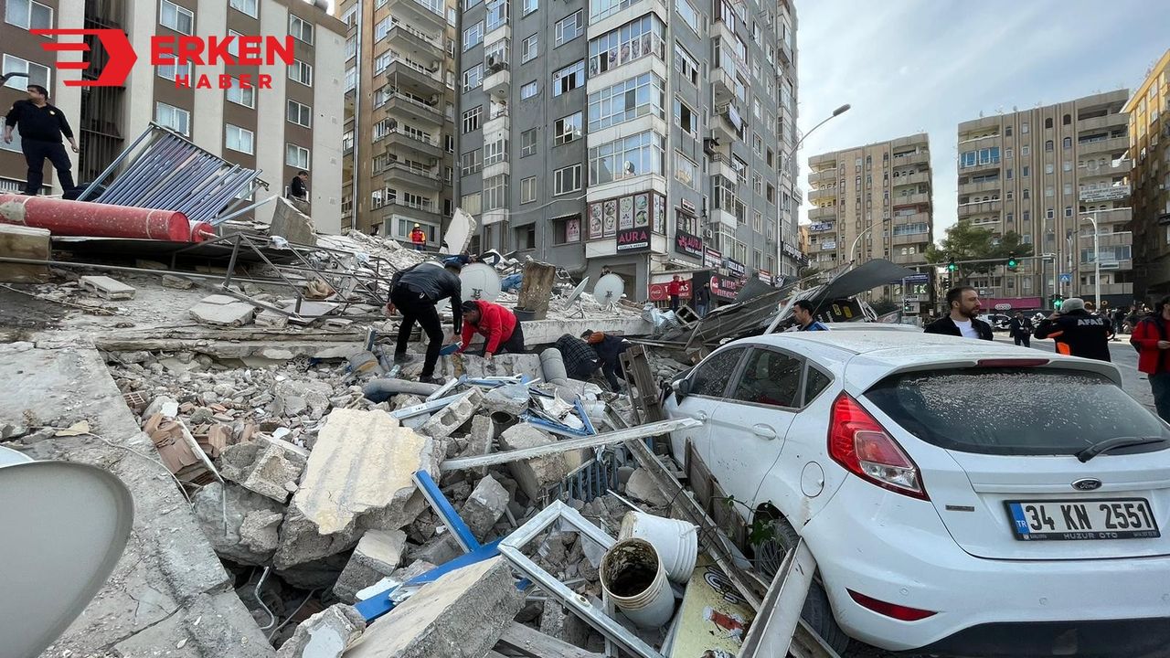 Şanlıurfa'da yıkılan binanın enkazı kaldırıldı