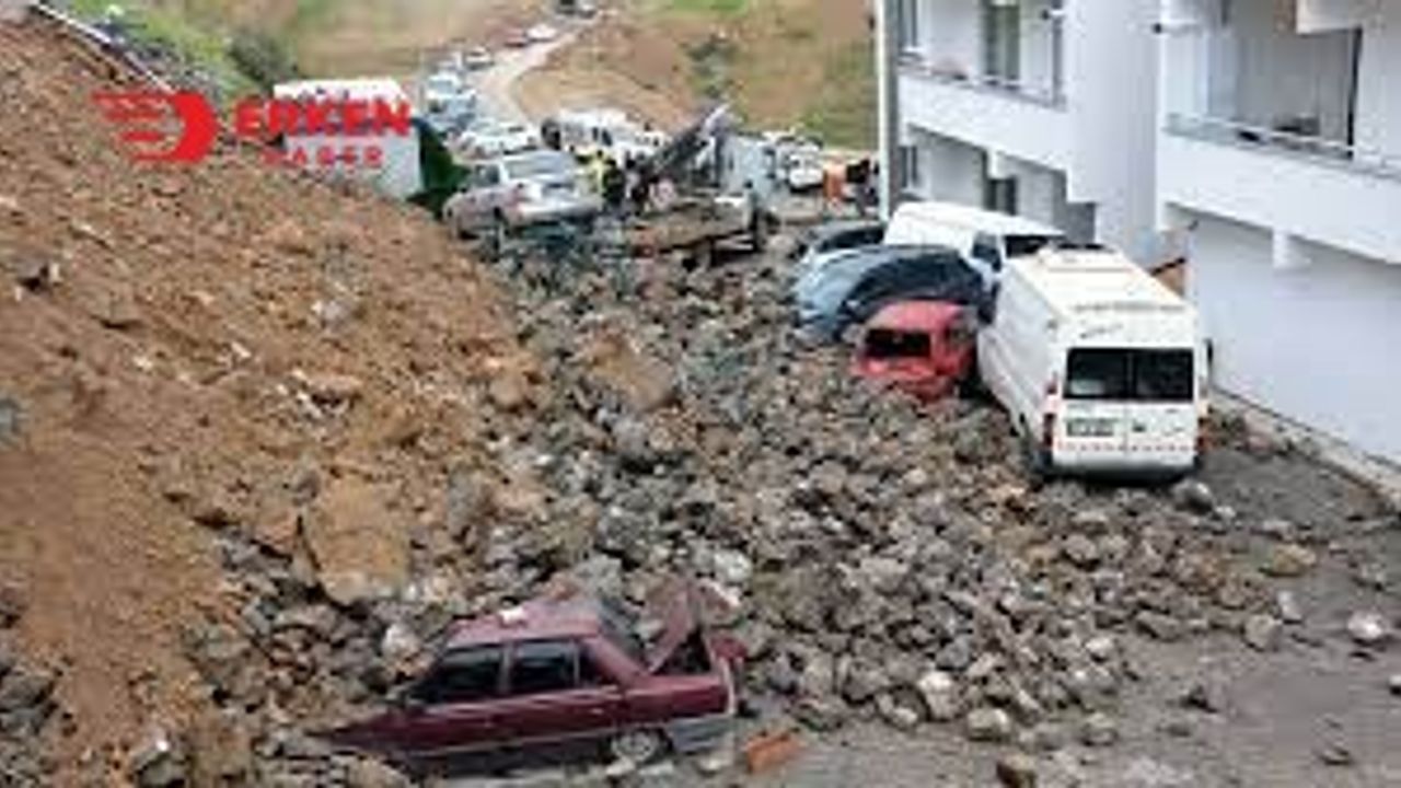 Kahramanmaraş'ta istinat duvarı araçların üzerine çöktü