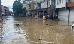 Karadeniz'i sel vurdu, şiddeti artıyor